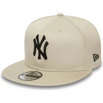 New Era Platt Brätte Svart Logotyp 9FIFTY League Essential New York Yankees MLB Beige Snapback Keps