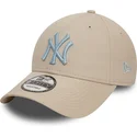 beige-justerbar-bojd-keps-med-ljusbla-logotyp-9forty-league-essential-fran-new-york-yankees-mlb-av-new-era