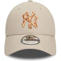 beige-justerbar-9forty-animal-infill-bojd-keps-new-york-yankees-mlb-fran-new-era