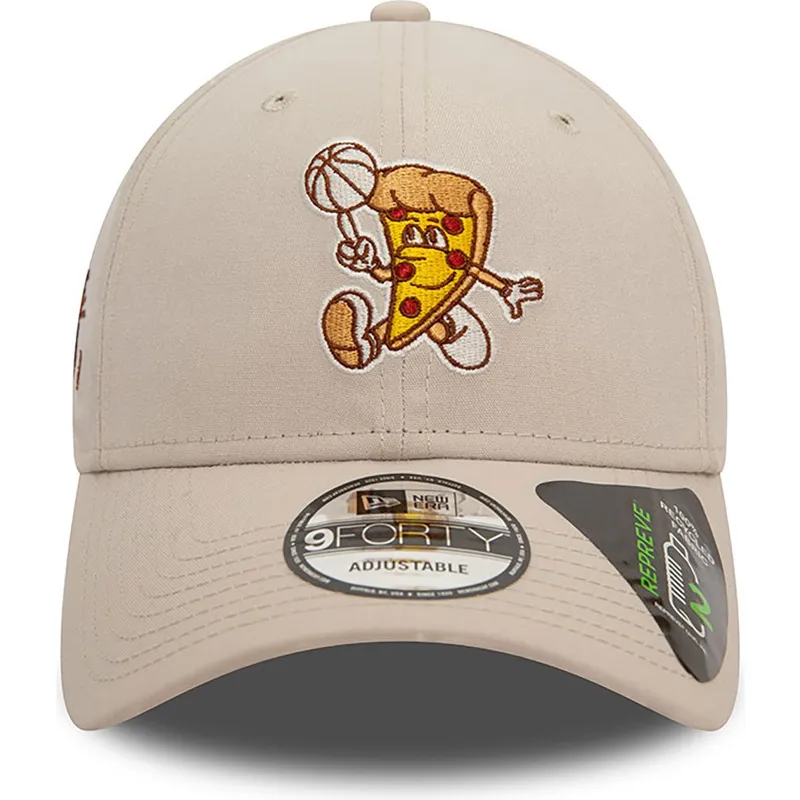 bojd-beige-justerbar-keps-9forty-repreve-basketball-pizza-fran-new-era