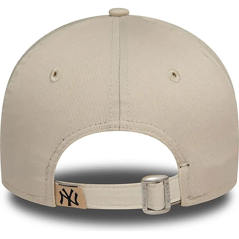 beige-justerbar-bojd-keps-for-kvinnor-9forty-floral-new-york-yankees-mlb-fran-new-era