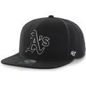 svart-platt-snapback-keps-med-svart-och-vitt-oakland-athletics-mlb-logo-fran-47-brand-sure-shot