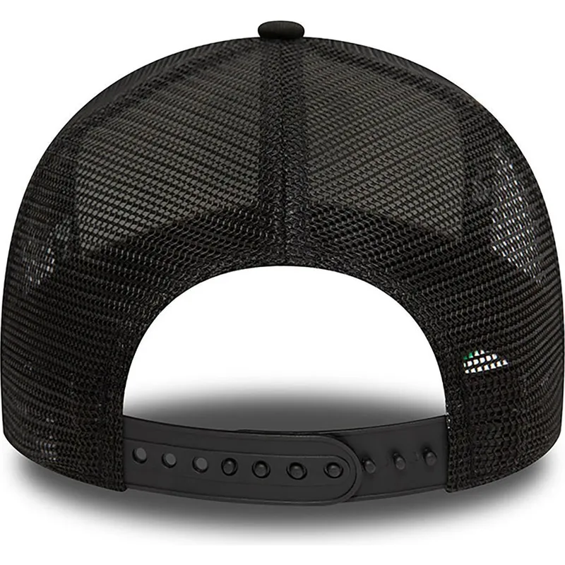 vit-svart-och-gron-a-frame-character-rick-och-morty-truckerkeps-fran-new-era