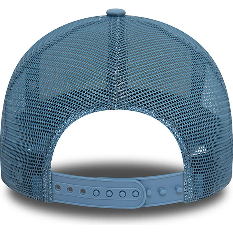 vit-och-bla-trucker-keps-a-frame-character-rick-och-morty-fran-new-era