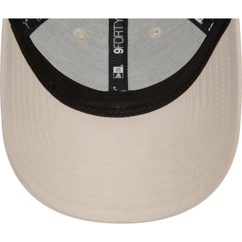 bojd-beige-justerbar-keps-9forty-flawless-fran-new-york-yankees-mlb-av-new-era