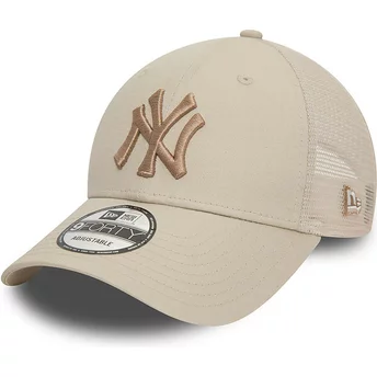 New Era 9FORTY Home Field New York Yankees MLB Beige Trucker-keps med Beige Logotyp