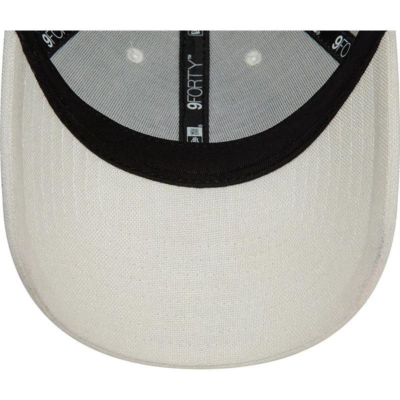 kepsar-curva-vit-justerbart-band-9forty-linen-fran-new-york-yankees-mlb-av-new-era