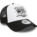 vit-och-svart-truckerkeps-a-frame-graphic-fran-hot-dog-new-york-av-new-era