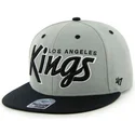 gra-flat-snapback-keps-med-los-angeles-kings-nhl-bokstavslogotyp-fran-47-brand