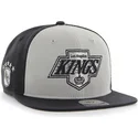 los-angeles-kings-nhl-sure-shot-gra-och-svart-snapback-flat-keps-fran-47-brand