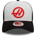 vit-och-svart-trucker-keps-e-frame-fran-haas-f1-team-formula-1-av-new-era