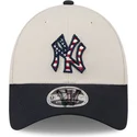 beige-och-marinbla-bojd-keps-snapback-9forty-stretch-snap-4th-of-july-new-york-yankees-mlb-fran-new-era