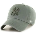 gron-valvd-keps-med-morkgron-new-york-yankees-logo-mlb-clean-up-fran-47-brand