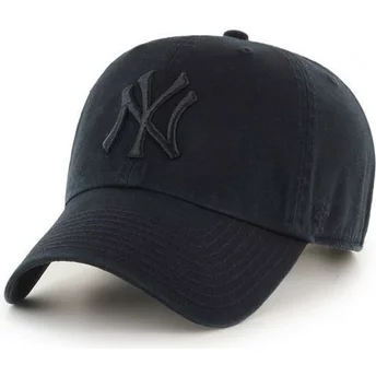 Svart mörk kurvad keps med svart logotyp från New York Yankees MLB Clean Up av 47 Brand