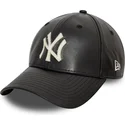 new-york-yankees-mlb-9forty-leather-justerbar-svart-bojd-keps-fran-new-era