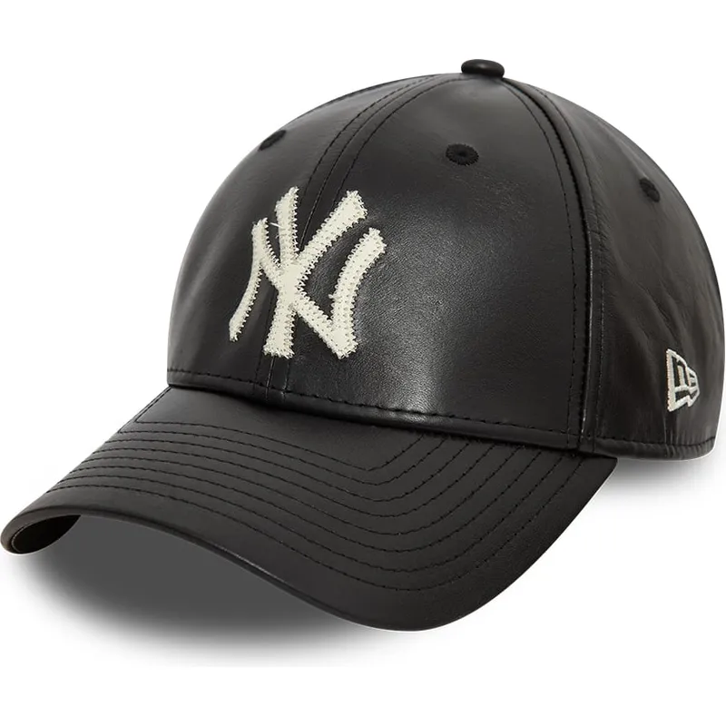svart-justerbar-kurvad-keps-9forty-leather-fran-new-york-yankees-mlb-av-new-era