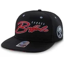 svart-platt-snapback-keps-med-buffalo-sabres-nhl-logotyp-i-bokstaver-fran-47-brand
