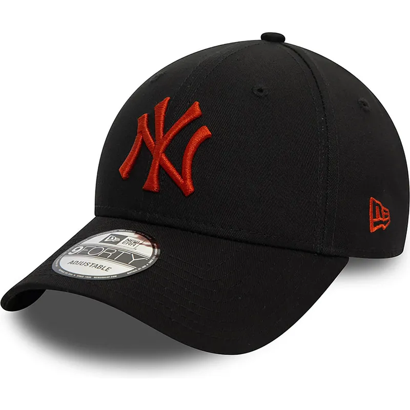 svart-bojd-justerbar-keps-med-rod-logotyp-9forty-league-essential-fran-new-york-yankees-mlb-av-new-era