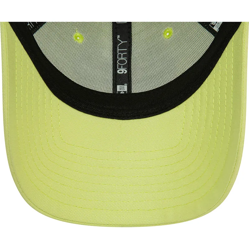 ljusgron-justerbar-kurvad-keps-med-gront-9forty-league-essential-logotyp-fran-los-angeles-dodgers-mlb-av-new-era