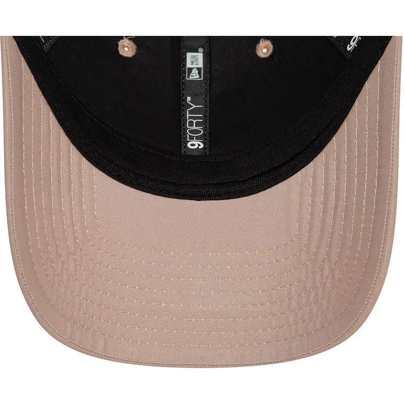 kepsar-curva-beige-justerbart-band-dorado-9forty-flawless-fran-new-york-yankees-mlb-av-new-era kepsar-curva-beige-justerbart-band-dorado-9forty-flawless-fran-new-york-yankees-mlb-av-new-era