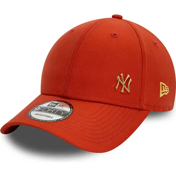 Justerbar röd kurvad keps med gyllene logotyp 9FORTY Flawless från New York Yankees MLB av New Era