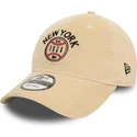 beige-justerbar-bojd-keps-the-empire-state-9twenty-cord-fran-new-york-stader-och-strander-av-new-era