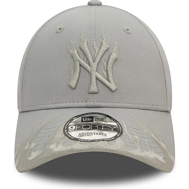 justerbar-gra-bojd-keps-med-gra-new-york-yankees-mlb-9forty-flame-logga-fran-new-era