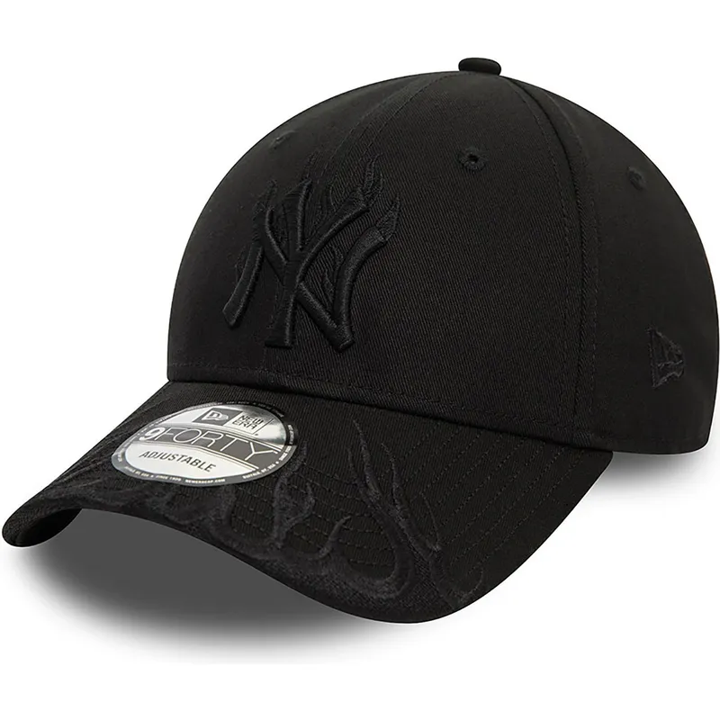 svart-justerbar-kurvad-keps-med-svart-logotyp-9forty-flame-fran-new-york-yankees-mlb-av-new-era