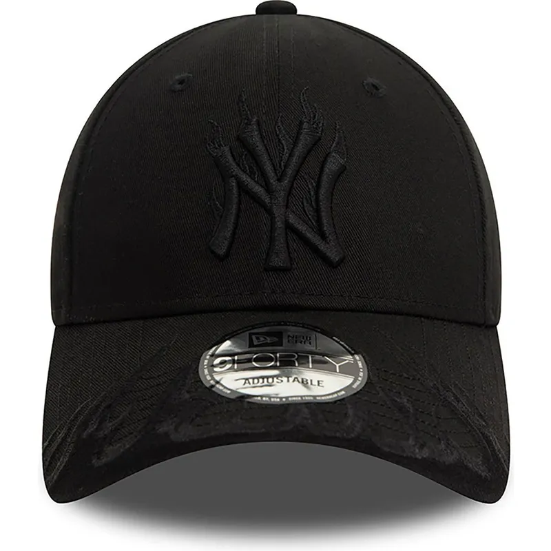 svart-justerbar-kurvad-keps-med-svart-logotyp-9forty-flame-fran-new-york-yankees-mlb-av-new-era