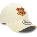 kepsar-curva-beige-justerbart-band-9forty-fran-hogwarts-harry-potter-av-new-era