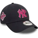 marinbla-bojd-justerbar-keps-med-rosa-logotyp-9forty-flower-icon-fran-new-york-yankees-mlb-av-new-era