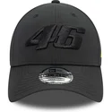 svart-justerbar-bojd-keps-med-svart-logotyp-9forty-geo-undervisor-print-av-valentino-rossi-vr46-motogp-fran-new-era