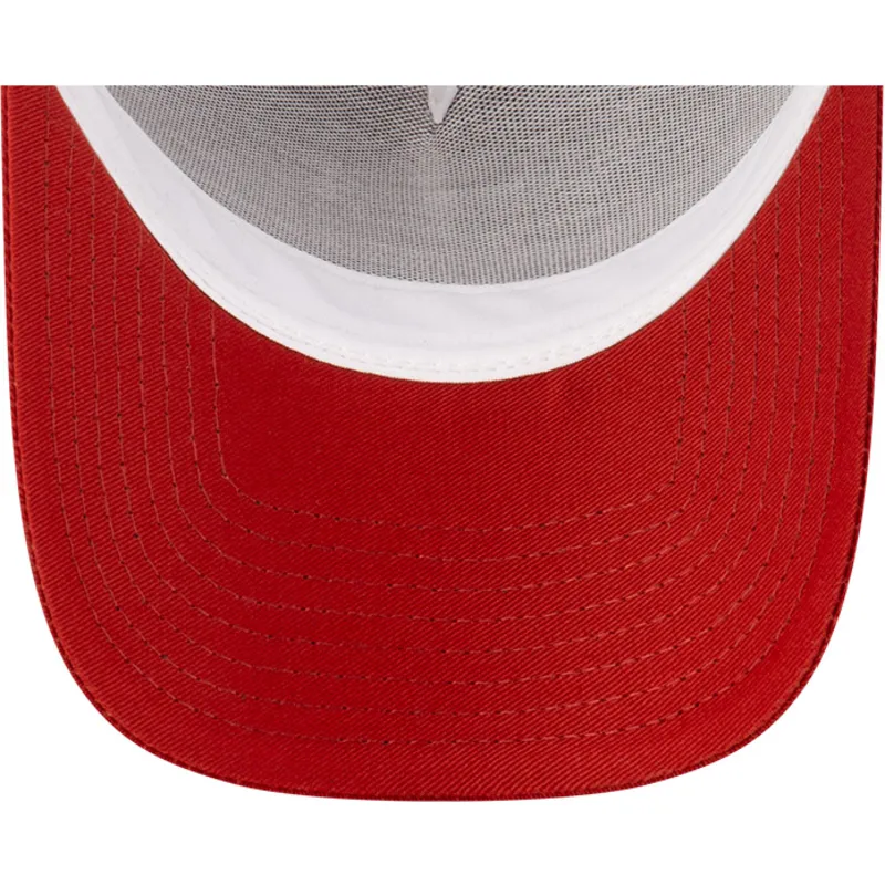 rod-och-vit-trucker-keps-a-frame-seasonal-fran-red-bull-racing-formula-1-av-new-era