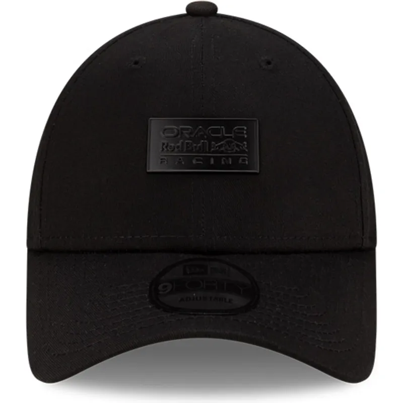 svart-bojd-justerbar-keps-9forty-matte-metal-fran-red-bull-racing-formula-1-av-new-era