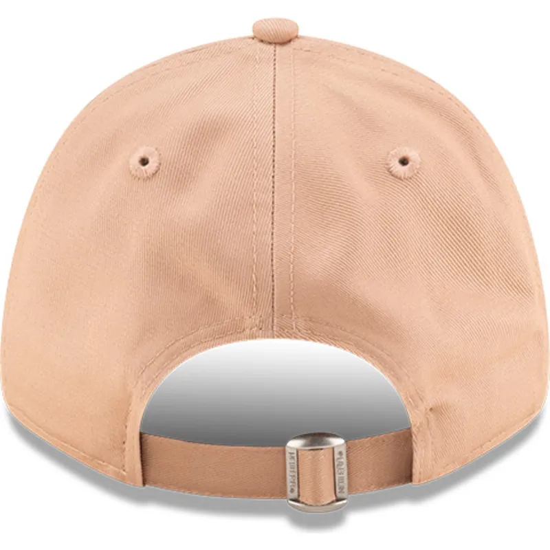 kepsar-curva-beige-justerbart-band-9forty-seasonal-fran-mclaren-racing-formula-1-av-new-era
