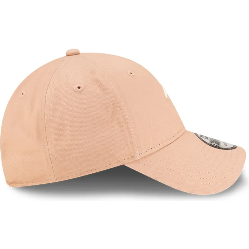 kepsar-curva-beige-justerbart-band-9forty-seasonal-fran-mclaren-racing-formula-1-av-new-era