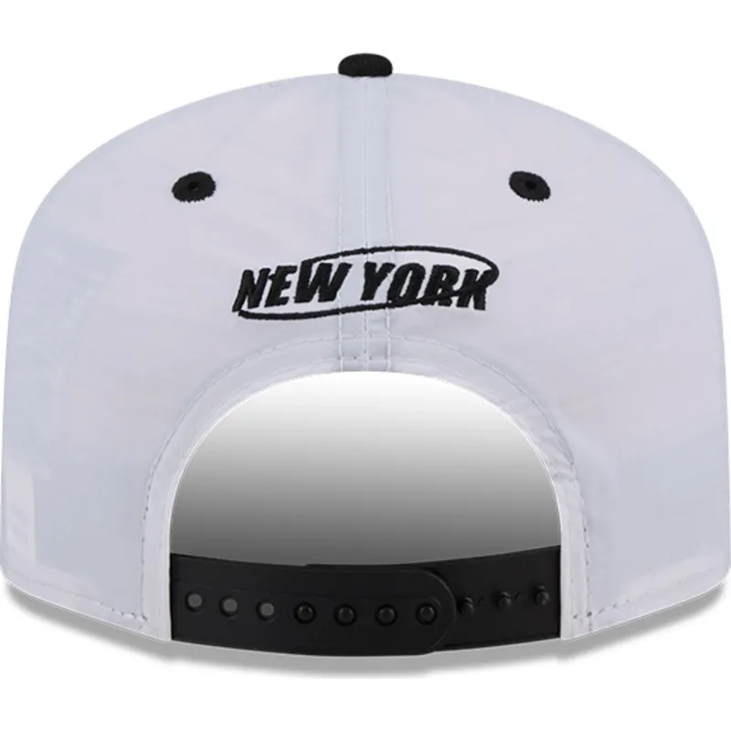 vit-och-svart-bojd-keps-snapback-golfer-chrome-logo-new-york-yankees-mlb-fran-new-era