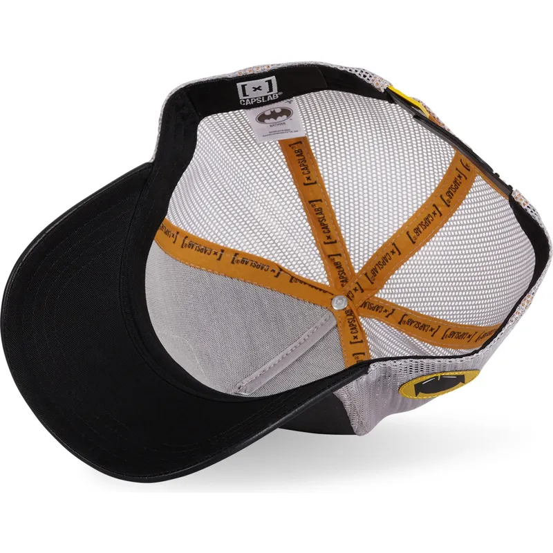 svart-och-gra-trucker-keps-batman-rev-dc-comics-fran-capslab