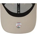 bojd-beige-justerbar-keps-med-lila-logotyp-9forty-repreve-mini-logo-fran-new-york-yankees-mlb-av-new-era