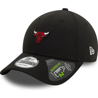 Svart justerbar 9FORTY REPREVE böjd keps med Chicago Bulls NBA Mini Logo från New Era