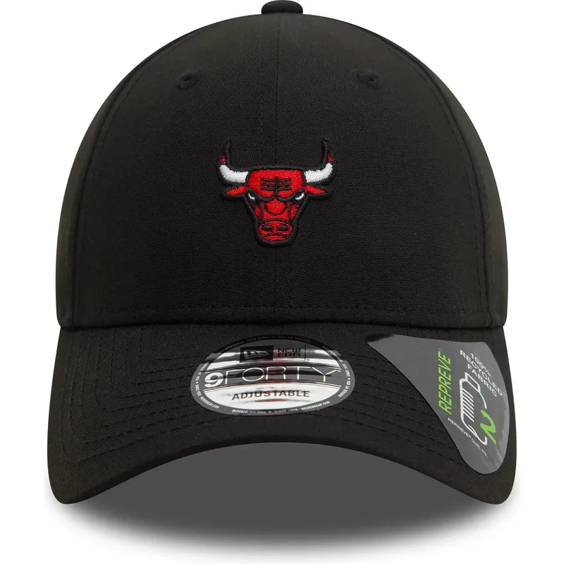svart-bojd-justerbar-keps-9forty-repreve-mini-logo-fran-chicago-bulls-nba-av-new-era