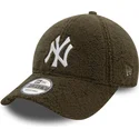 gron-justerbar-kurvad-keps-9forty-borg-new-york-yankees-mlb-fran-new-era