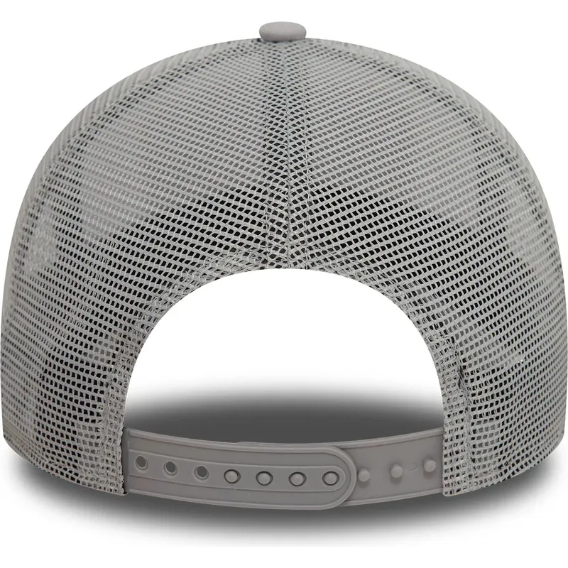 gra-trucker-keps-a-frame-ski-patch-fran-st-moritz-stader-och-strander-fran-new-era