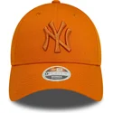 new-era-new-york-yankees-mlb-9forty-league-essential-orange-justerbar-kurvad-keps-for-dam-med-orange-logotyp