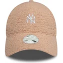 rosa-justerbar-bojd-keps-for-kvinnor-9forty-new-york-yankees-mlb-borg-fran-new-era