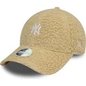 beige-justerbar-bojd-keps-for-kvinnor-9forty-borg-av-new-york-yankees-mlb-fran-new-era