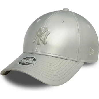 Justerbar silverkurvad keps för kvinnor med silverlogotyp 9FORTY Midi PU från New York Yankees MLB av New Era