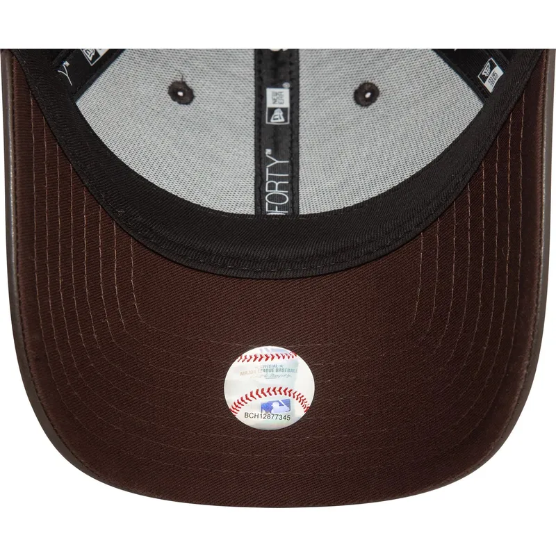 new-era-new-york-yankees-mlb-9forty-midi-pu-justerbar-brun-kurvad-keps-for-kvinnor-med-brunt-logo