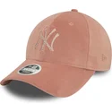 justerbar-rosa-kurvad-keps-for-dam-9forty-velour-diamante-fran-new-york-yankees-mlb-av-new-era