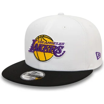 Vit och svart platt keps snapback 9FIFTY med vit kronlogotyp av Los Angeles Lakers NBA från New Era